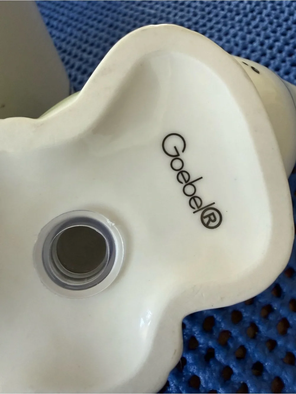 GOEBEL Porcelain Crocodile Sugar Shaker – “Conrad the Crocodile”. Hard to Find